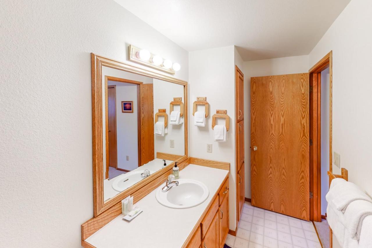 Captain Bill'S Beachhouse Lincoln City Esterno foto