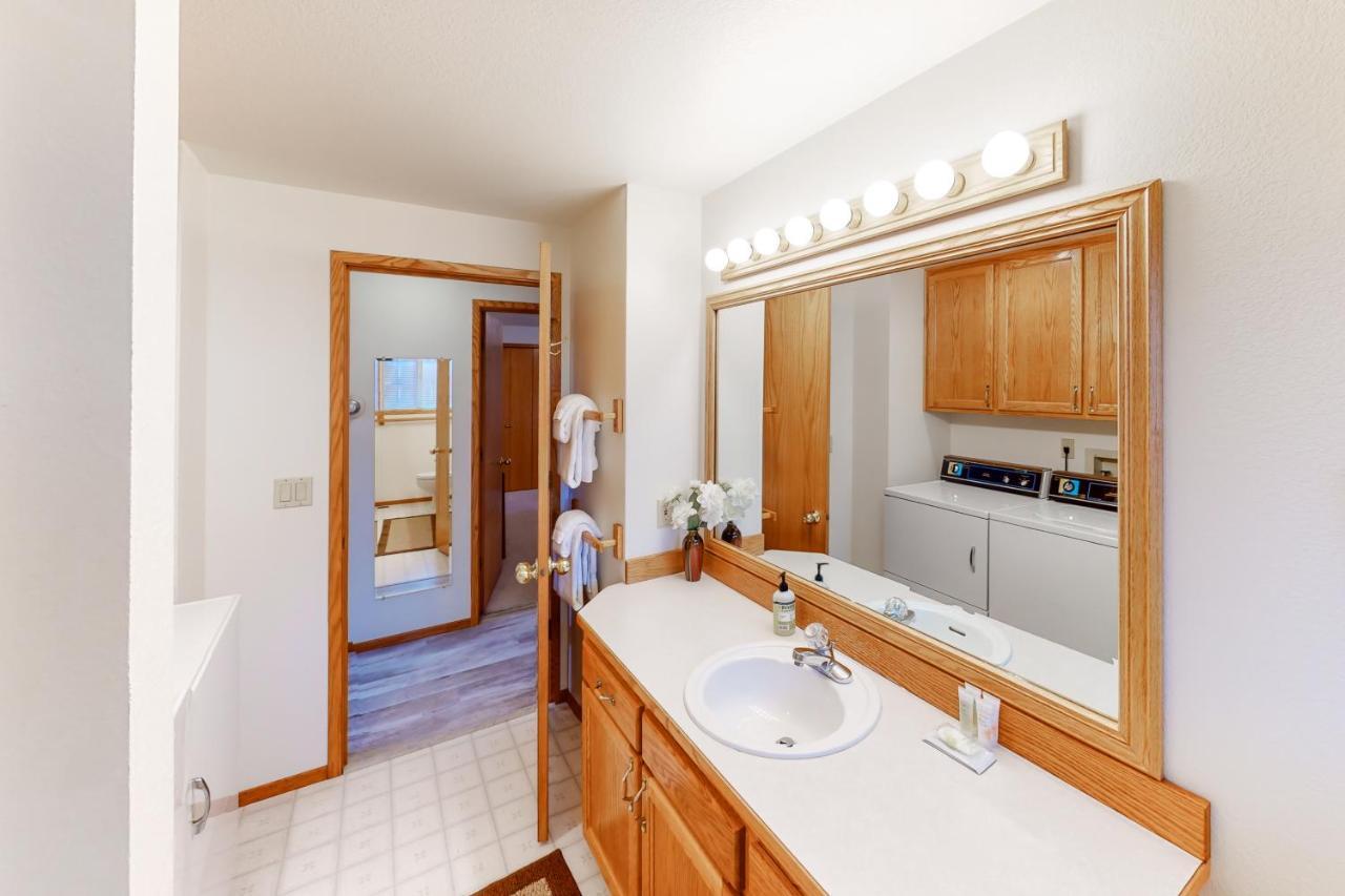 Captain Bill'S Beachhouse Lincoln City Esterno foto
